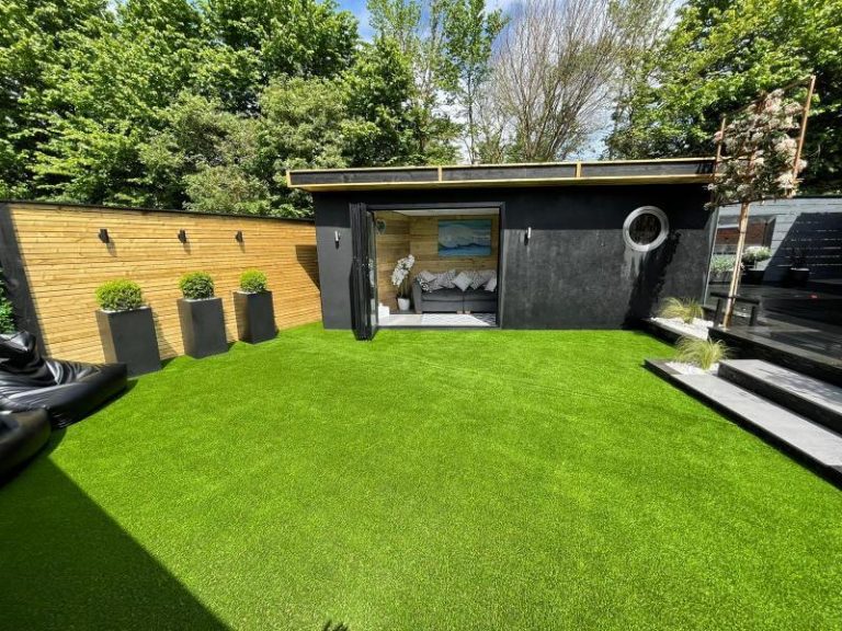 Bespoke garden room in Exeter